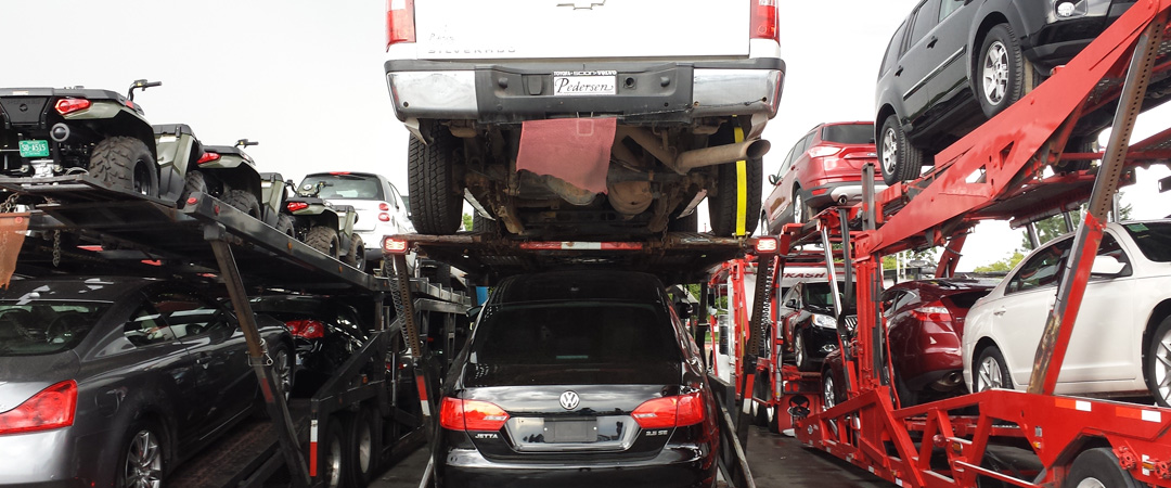 Pick truck loaded on the trailer